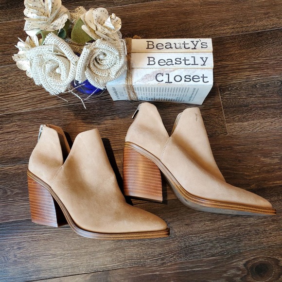 Vince Camuto Shoes - Vince Camuto Golden Tan Gigietta Sueded Leather Ankle Booties Point Toe Boot 7.5